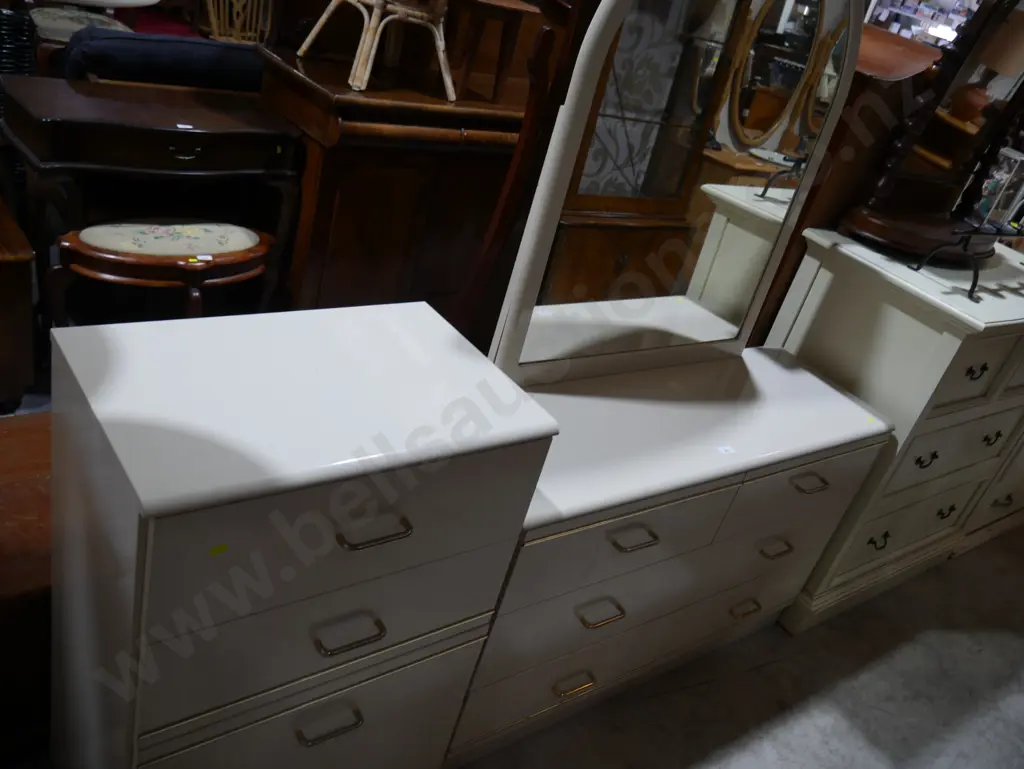 Two piece bedroom suite Image 1++