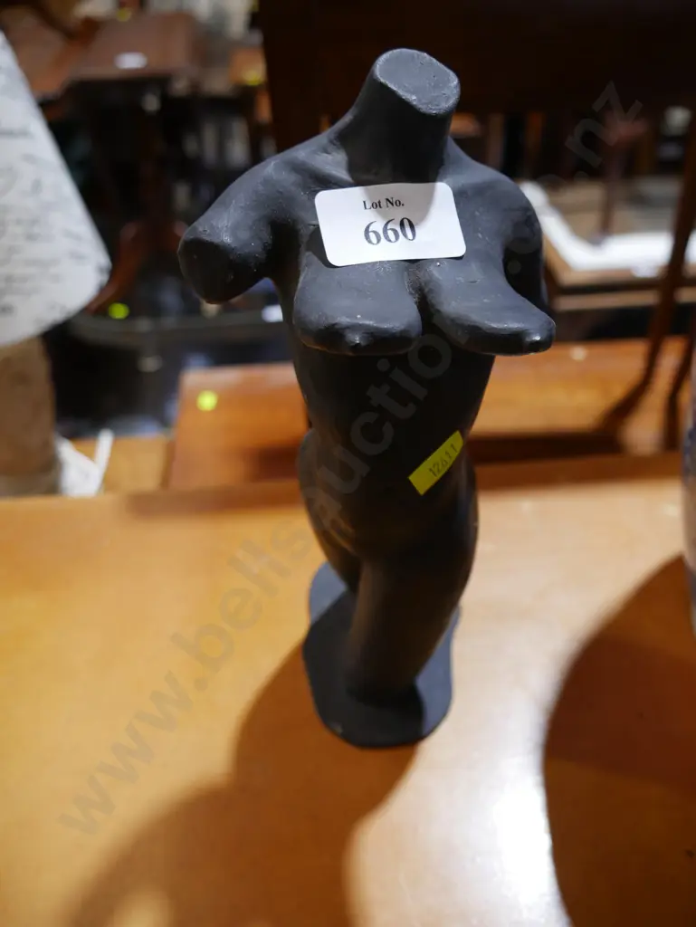 Figurine torso Image 1++