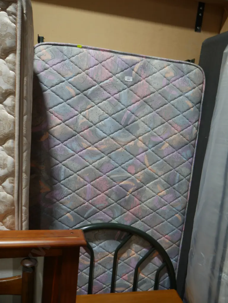 Single mattress and base Image 1++