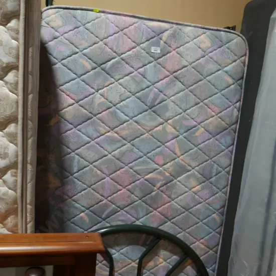 Single mattress and base