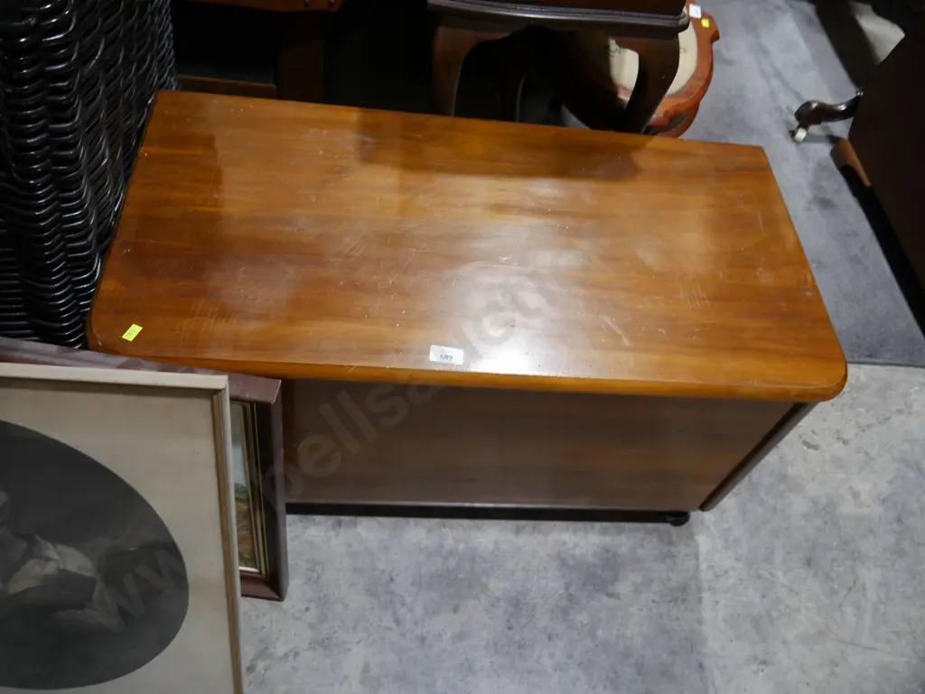 Wooden trunk Image 1++