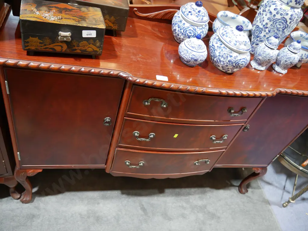 sideboard Image 1++