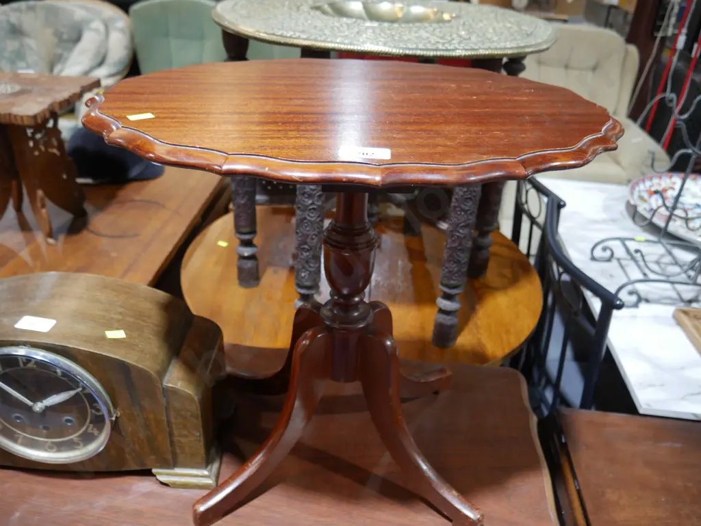 Wine table Image 1++