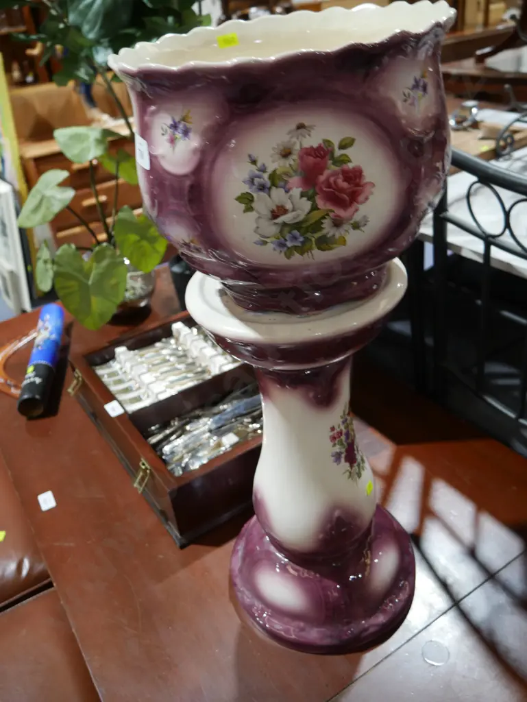 Jardeniere and stand Image 1++
