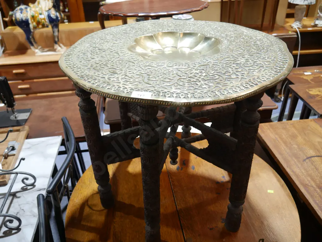 Brass tray table Image 1++