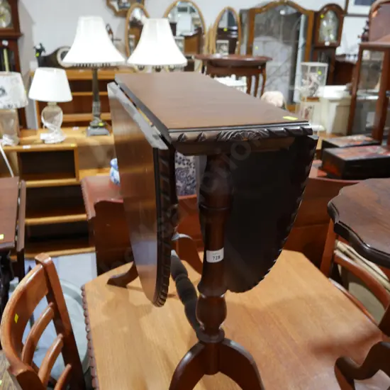 Drop leaf coffee table