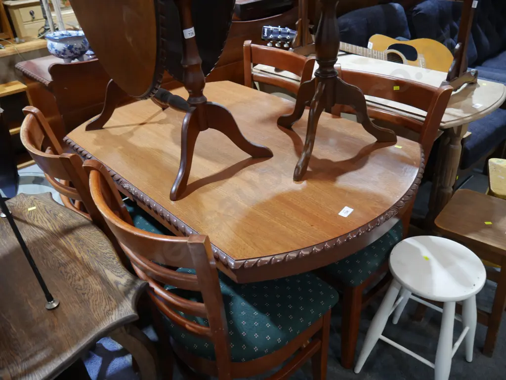 Drop leaf dining table and four chairs Image 1++
