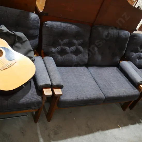 Three-piece lounge suite
