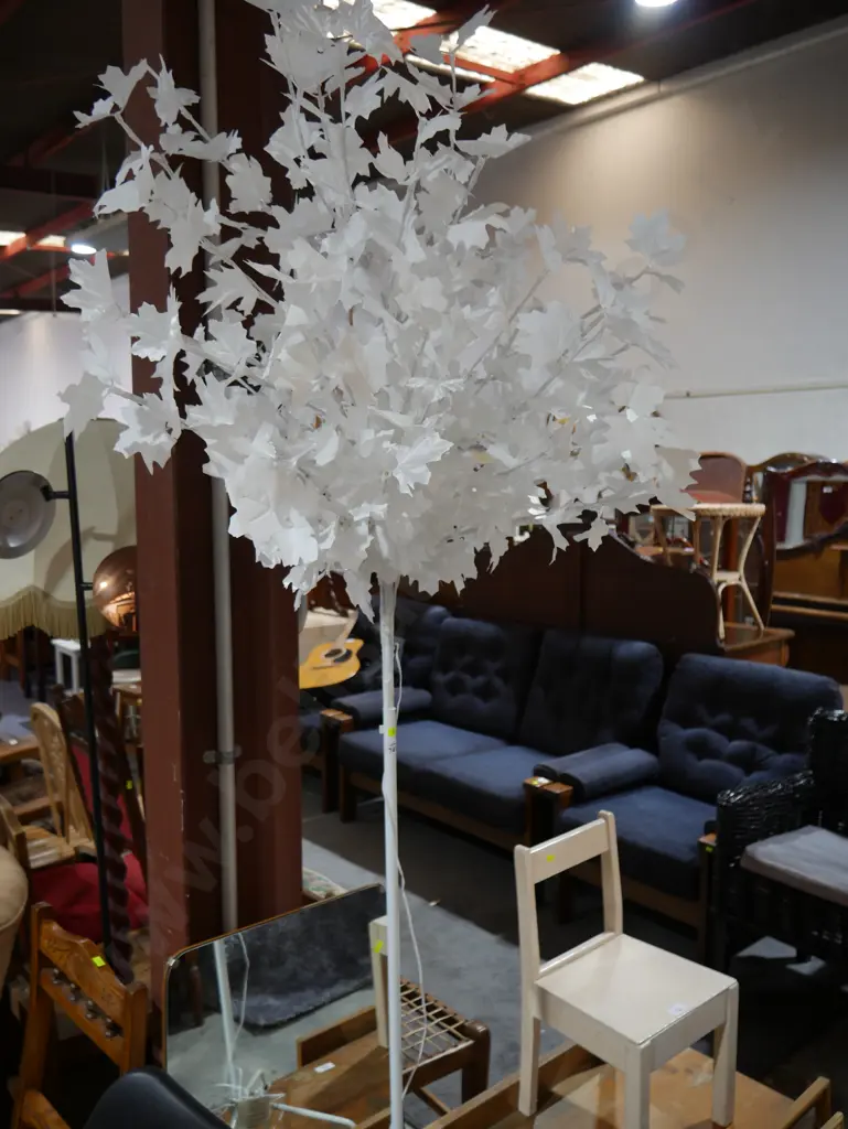 Light up tree Image 1++