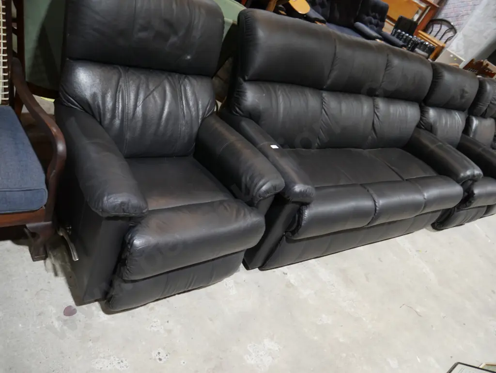 Three piece black la z boy lounge suite Image 1++