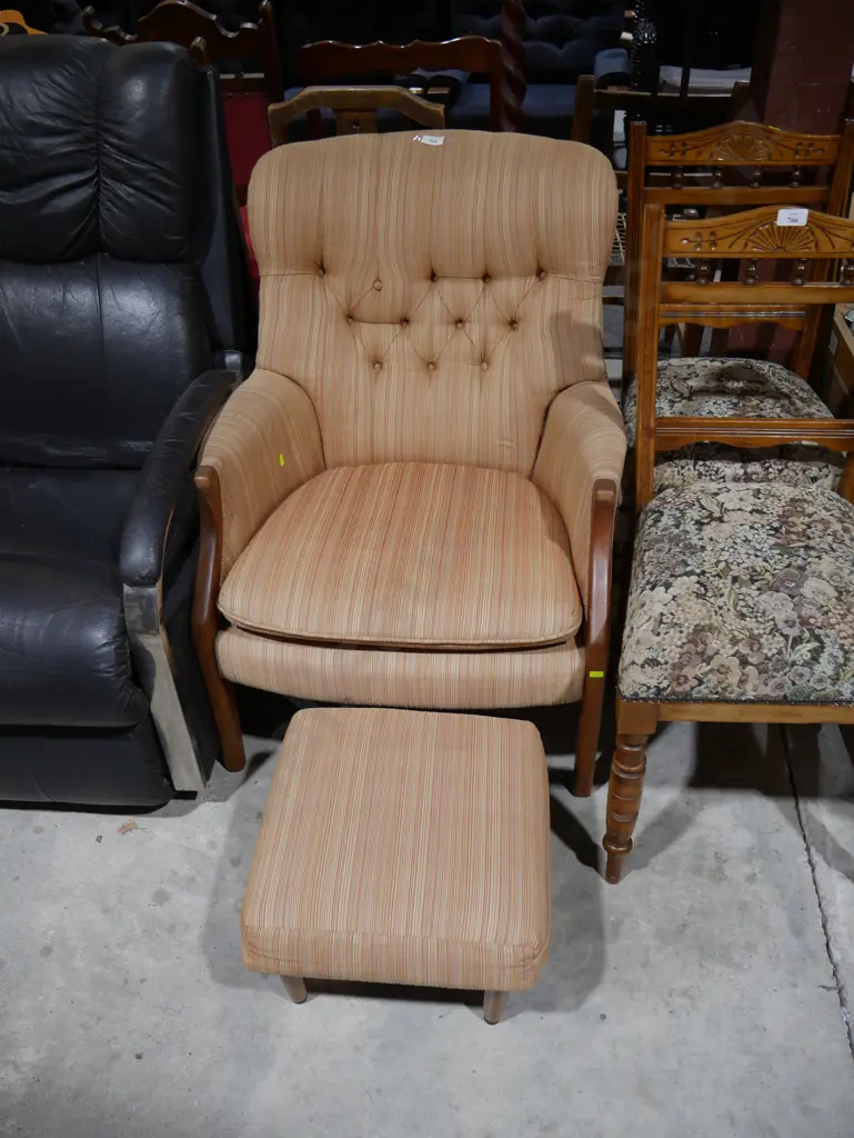 Armchair and footstool Image 1++