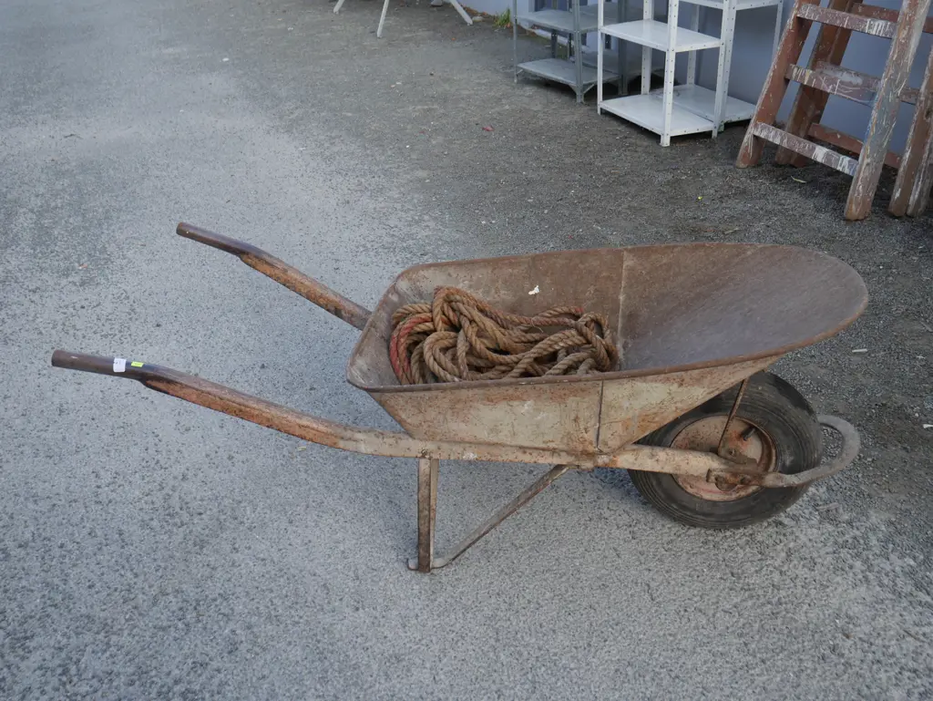 Wheelbarrow and rope Image 1++