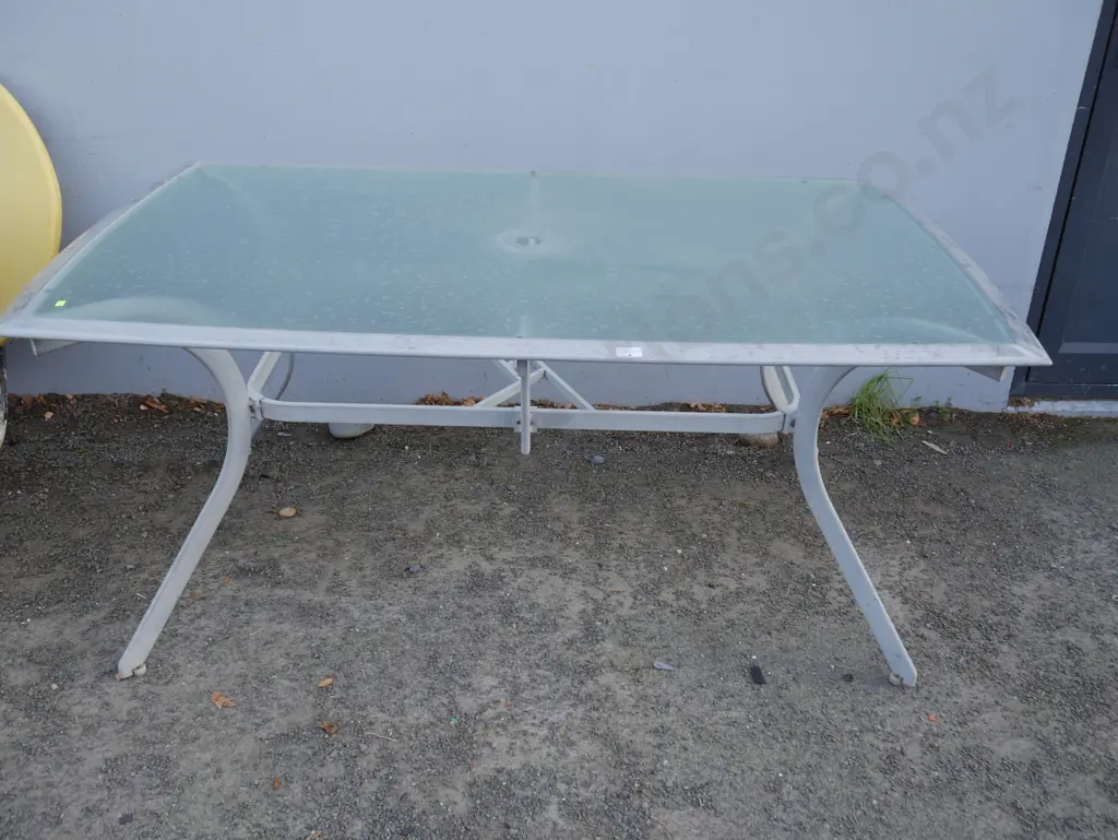 Glass top table Image 1++