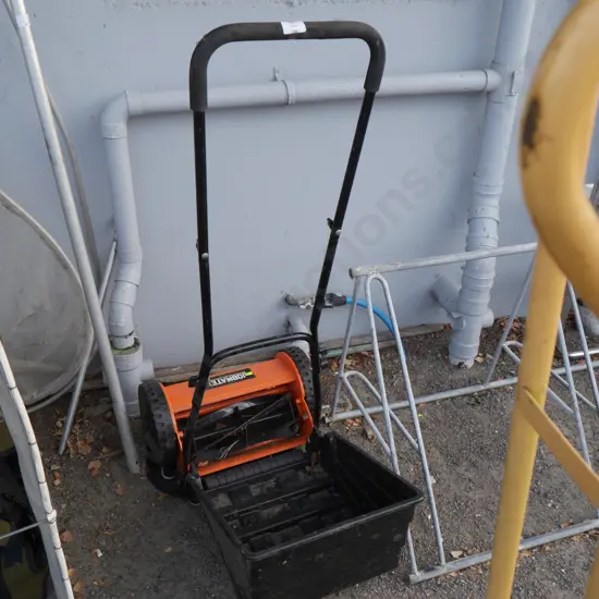 Jobmate push reel mower
