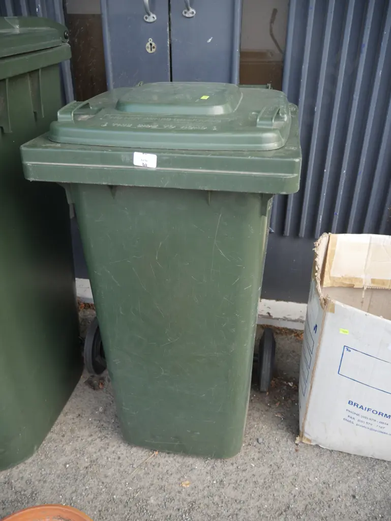 Wheelie bin Image 1++