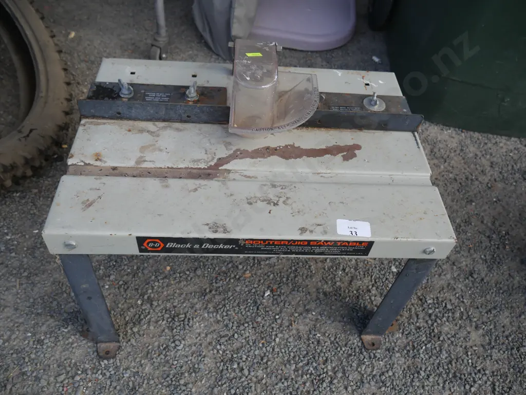 Black and Decker router/jigsaw table Image 1++