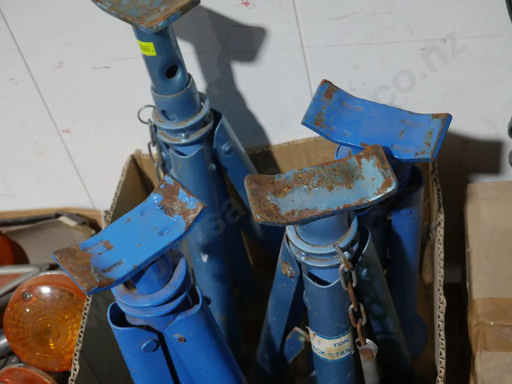 Jack stands Image 1++