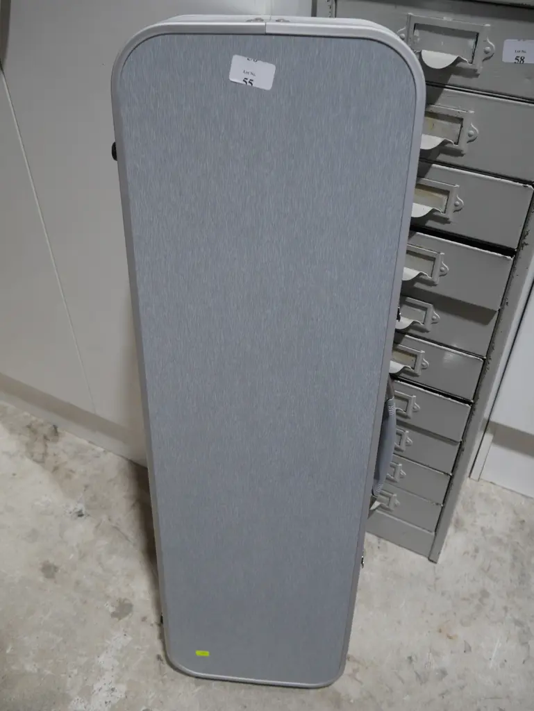 Portable folding table Image 1++