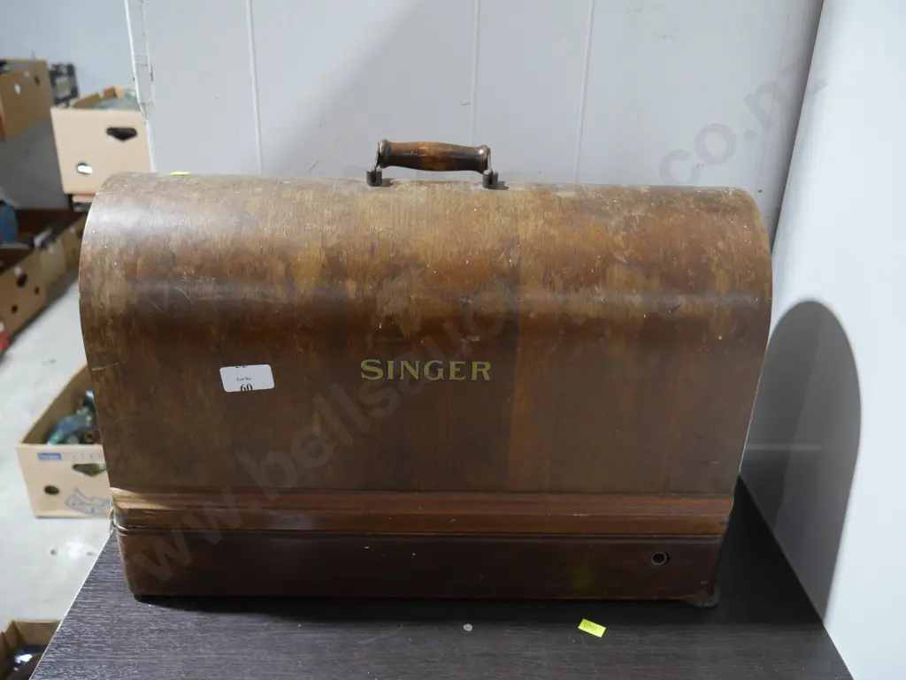 Singer sewing machine Image 1++