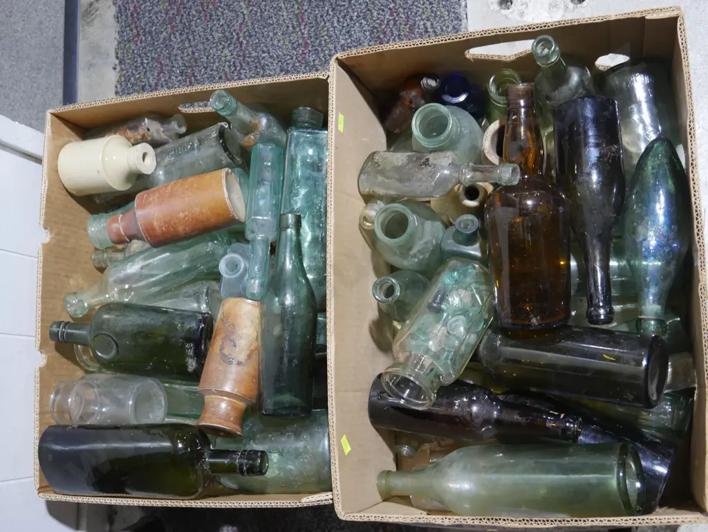 2 boxes of old glass bottles Image 1++