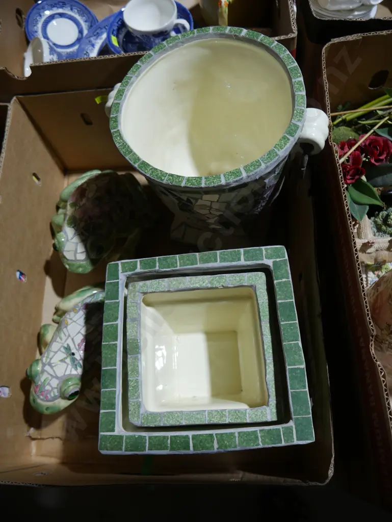 Tile mosaic frogs and plant pots Image 1++