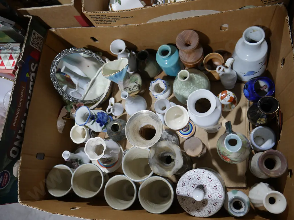 Assorted small vases Image 1++