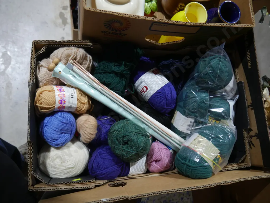 Balls of wool Image 1++