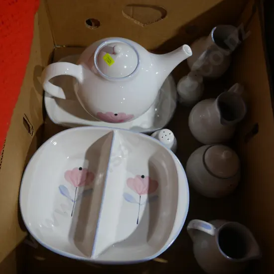 Temuka pottery tea service