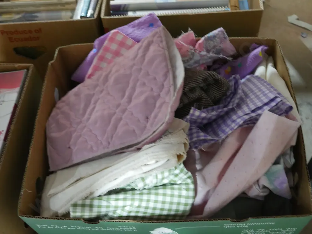 Box of linen Image 1++