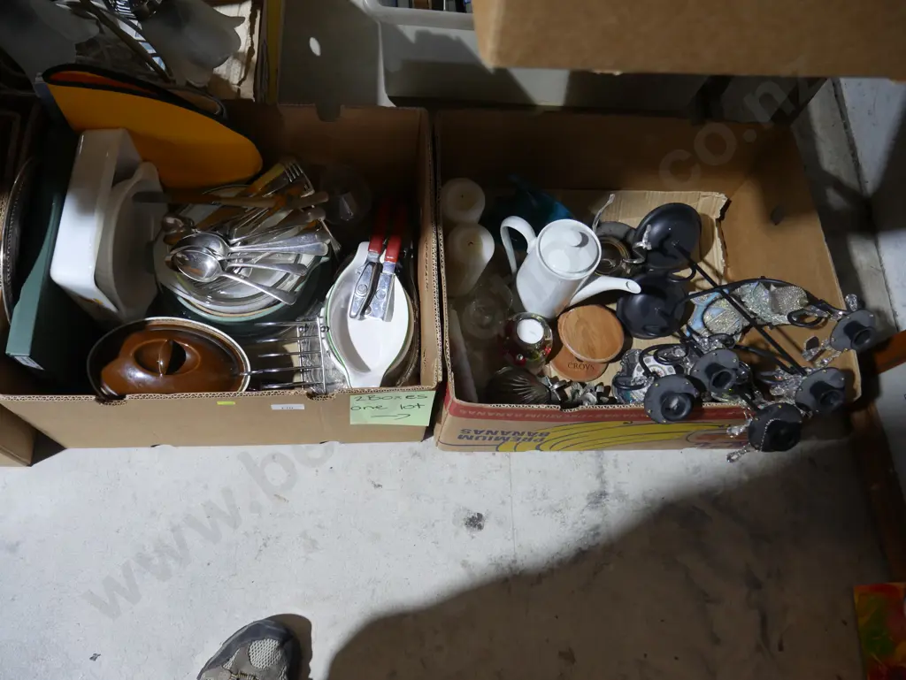 Two boxes of kitchenware etc Image 1++