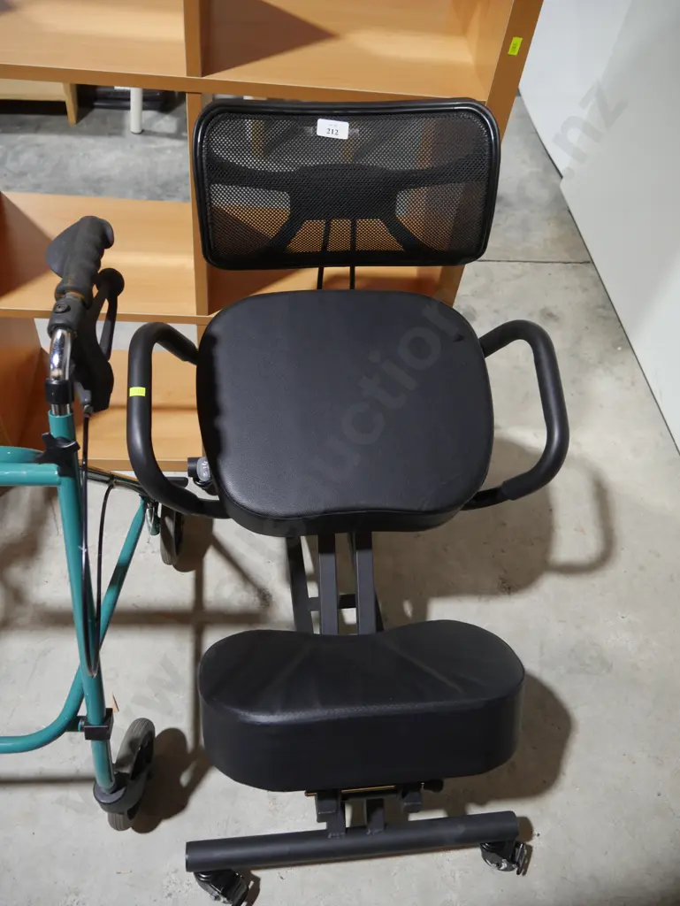 Ergonomic kneeling posture chair Image 1++