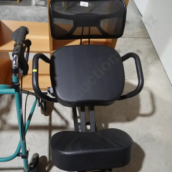 Ergonomic kneeling posture chair