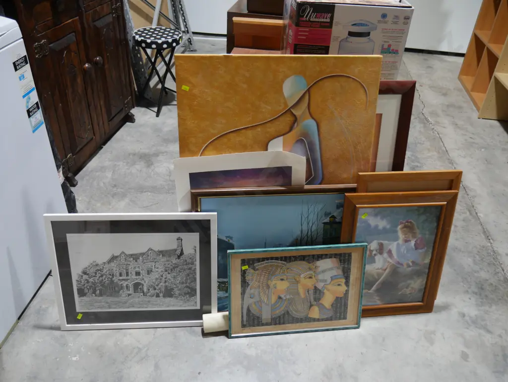 Assorted art Image 1++