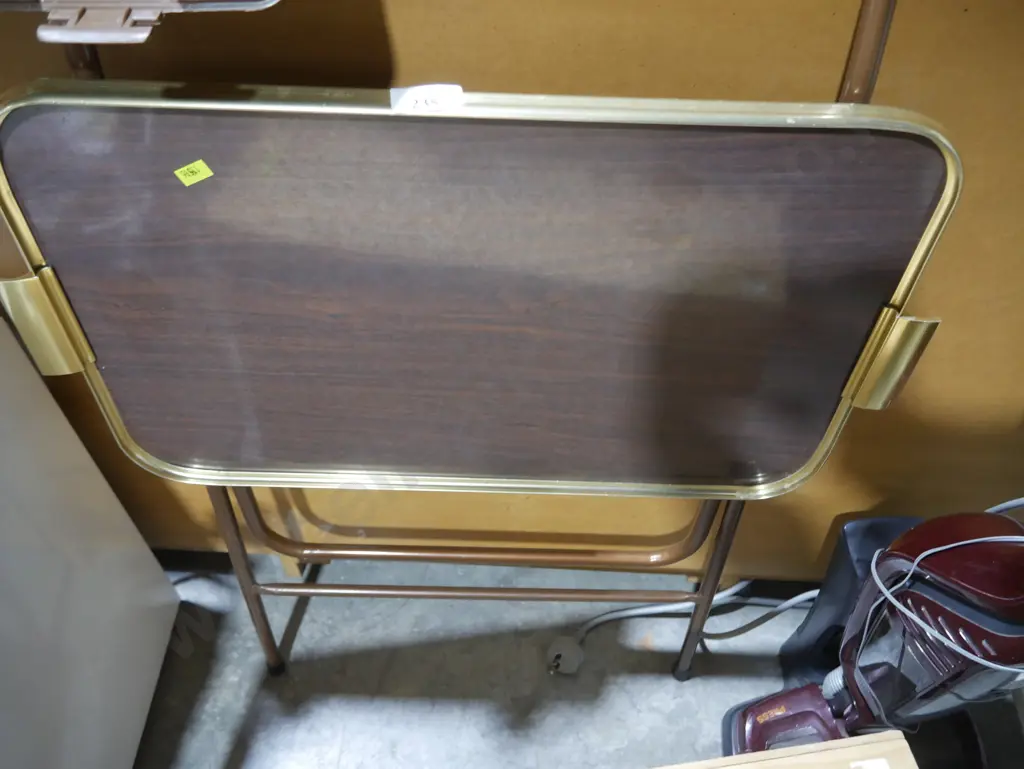 Folding tray Image 1++