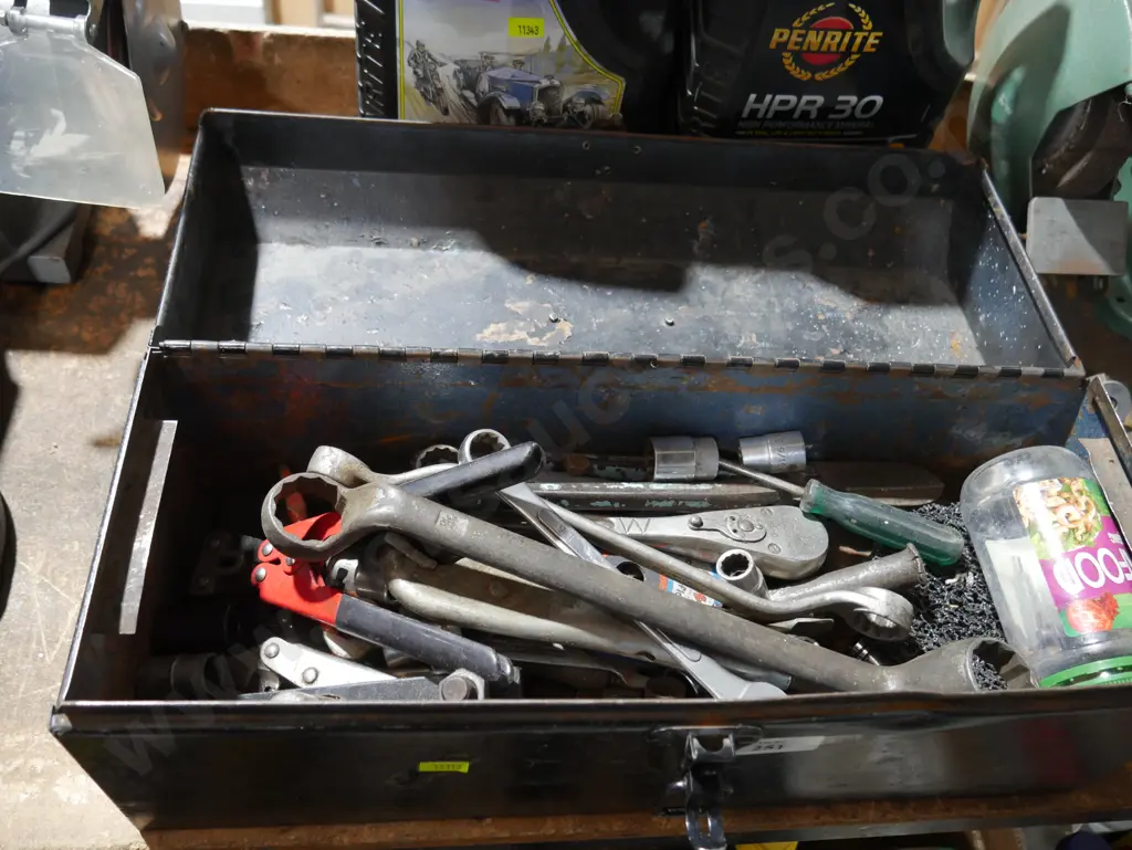 Toolbox and contents Image 1++