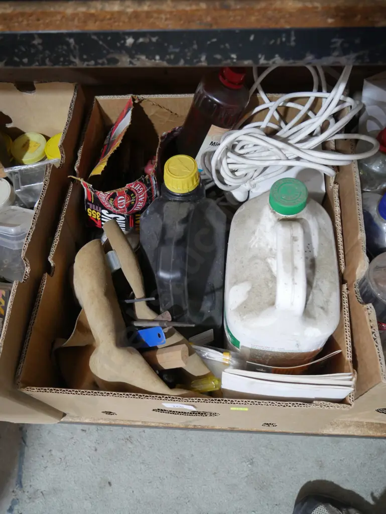 Engine oil 20W-40, spray and walk away etc Image 1++