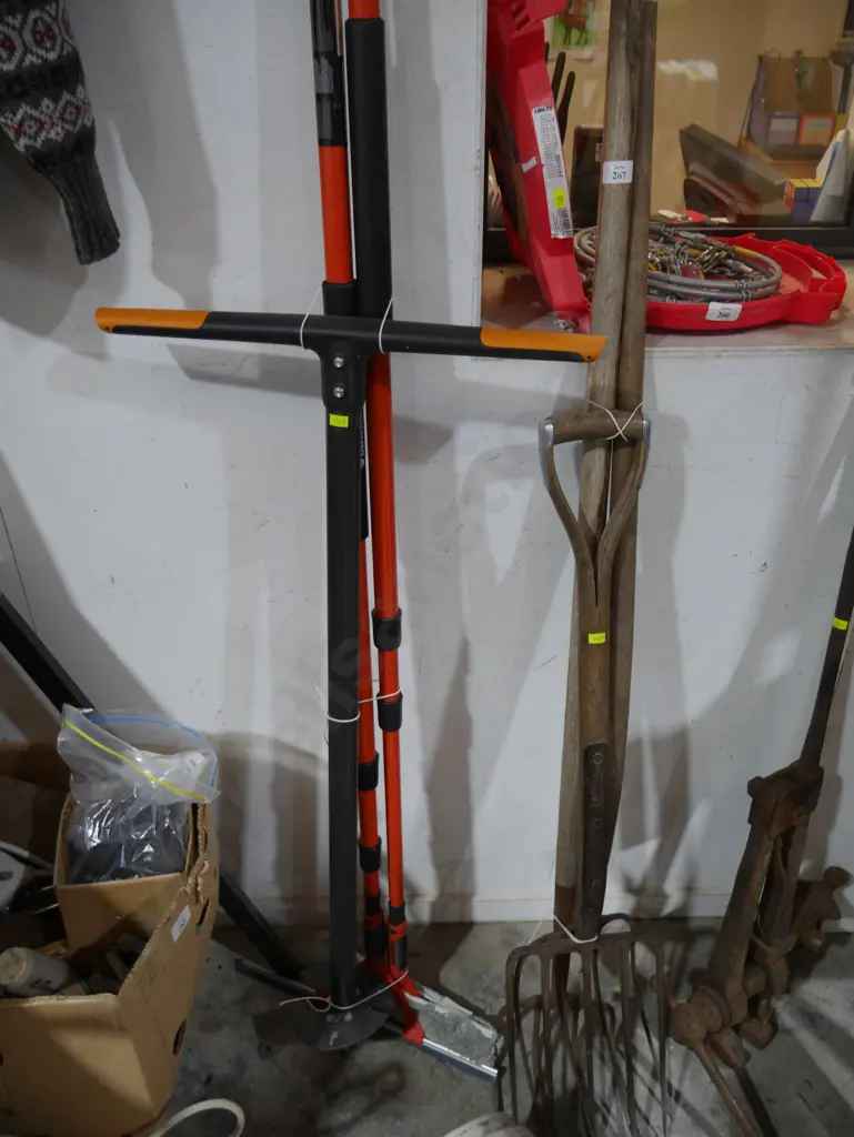 Telescopic poles with cleaning heads etc Image 1++