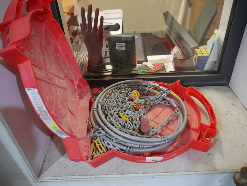 Snow chains Image 1++