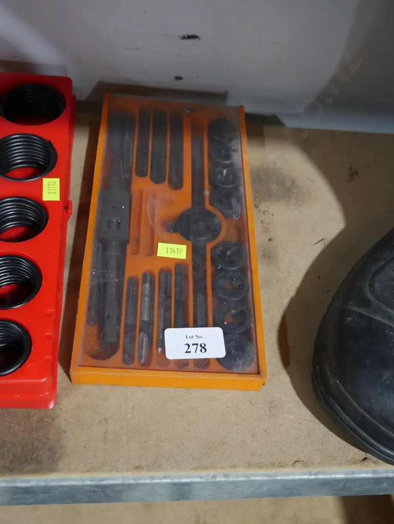 Tap and die set Image 1++