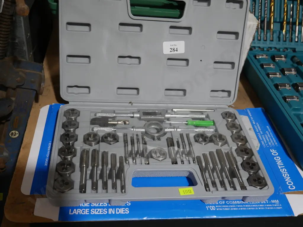 Tap and die set Image 1++