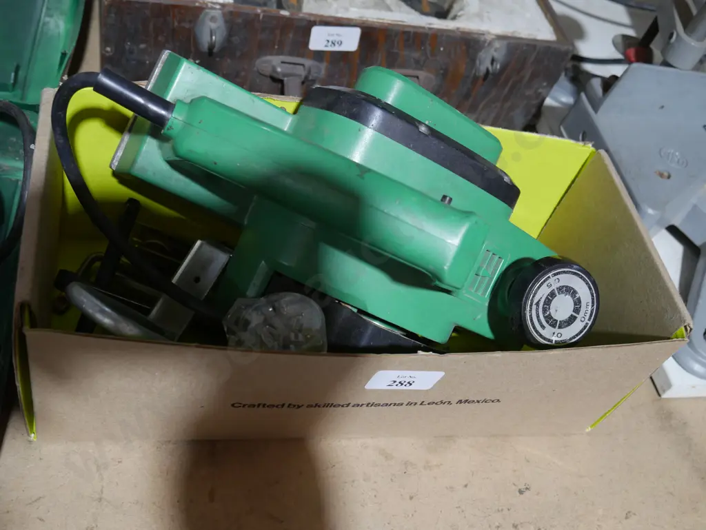 Hitachi wood planer Image 1++