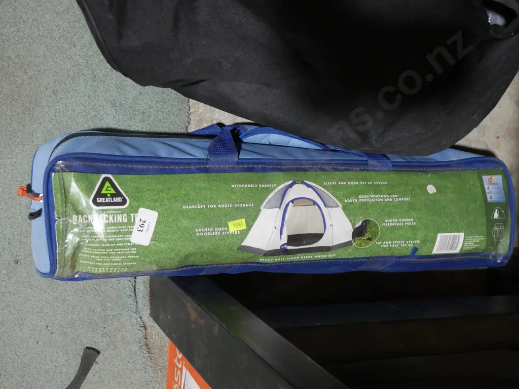 Greatland small dome tent Image 1++