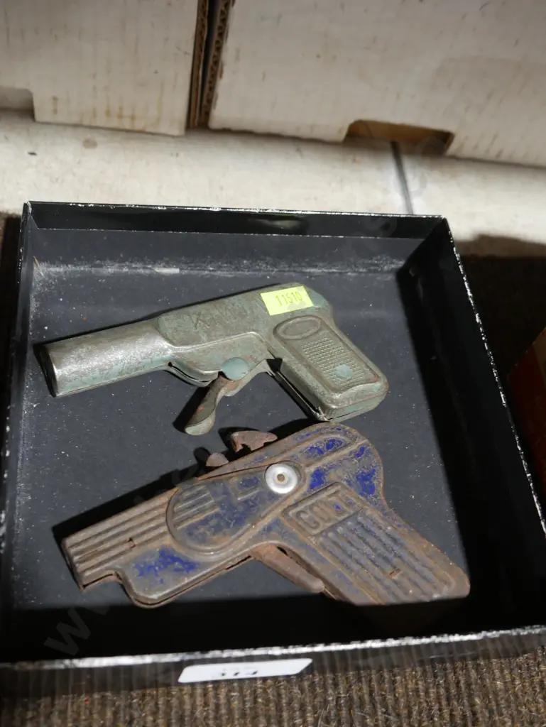 Two cap guns Image 1++