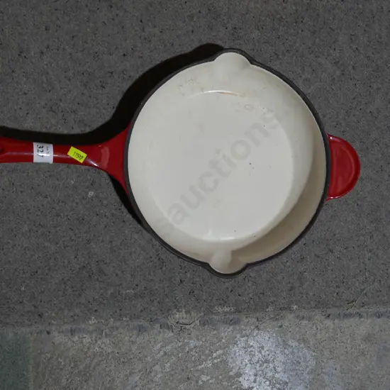 Cast fry pan