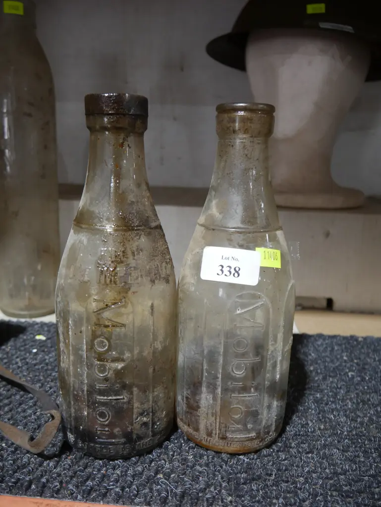 Mobil oil bottles Image 1++