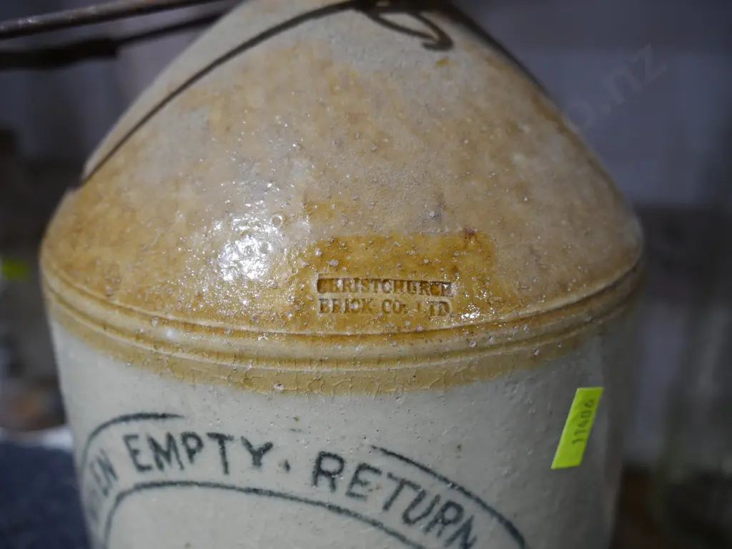 Sharp Bros 1 gallon jar, Christchurch Brick Co maker Image 1++