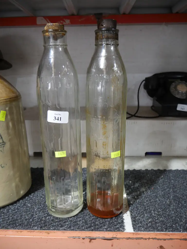 2 Shell oil bottles Image 1++