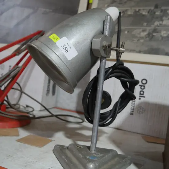 Laboratory lamp