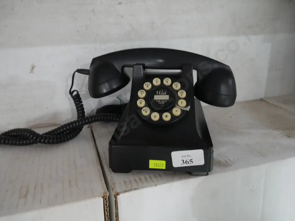 Desk phone Image 1++