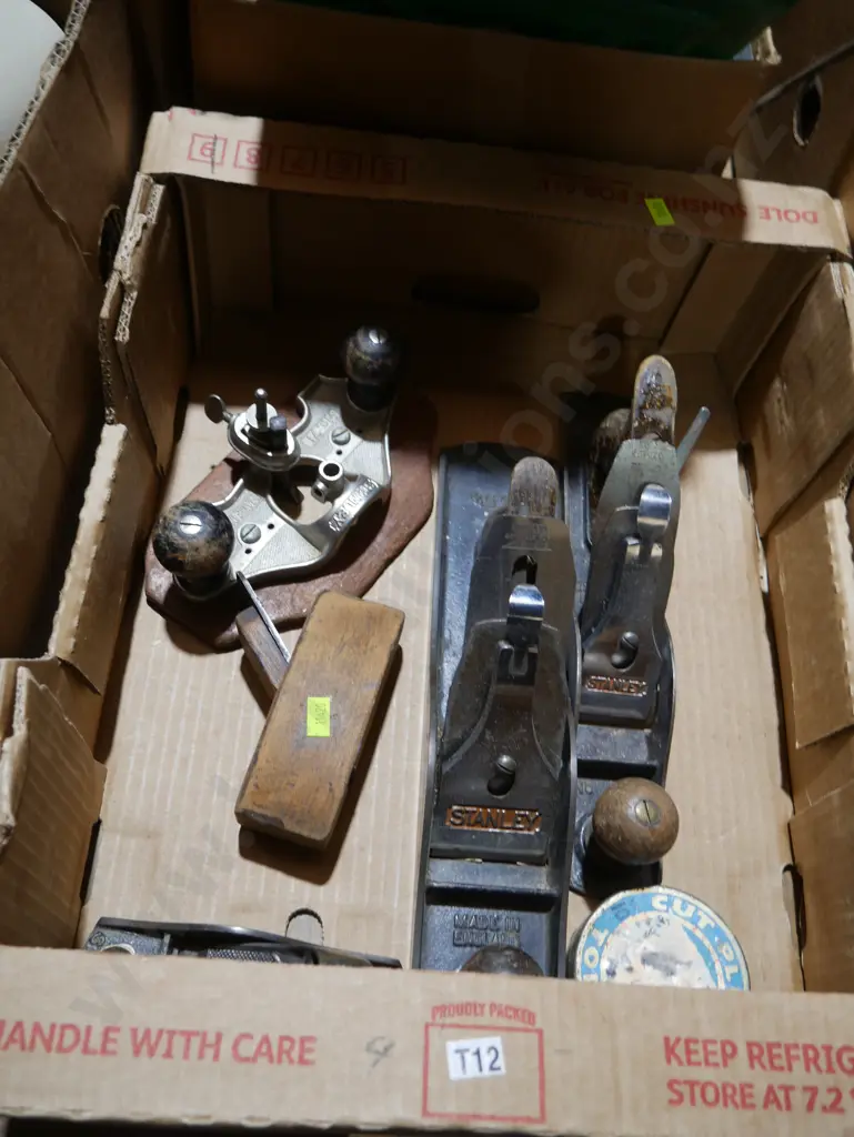 Assorted wood planes etc Image 1++